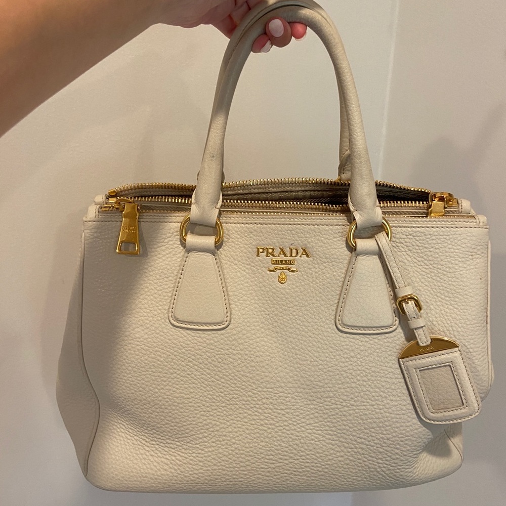 CREAM PRADA BAG AUTHENTIC
